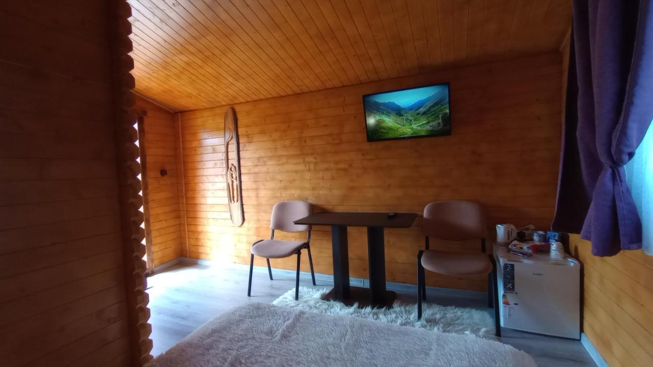 Casa Fericirii Lodge *